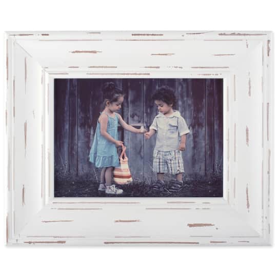 DII&#xAE; White Distressed 4&#x22; x 6&#x22; Picture Frame